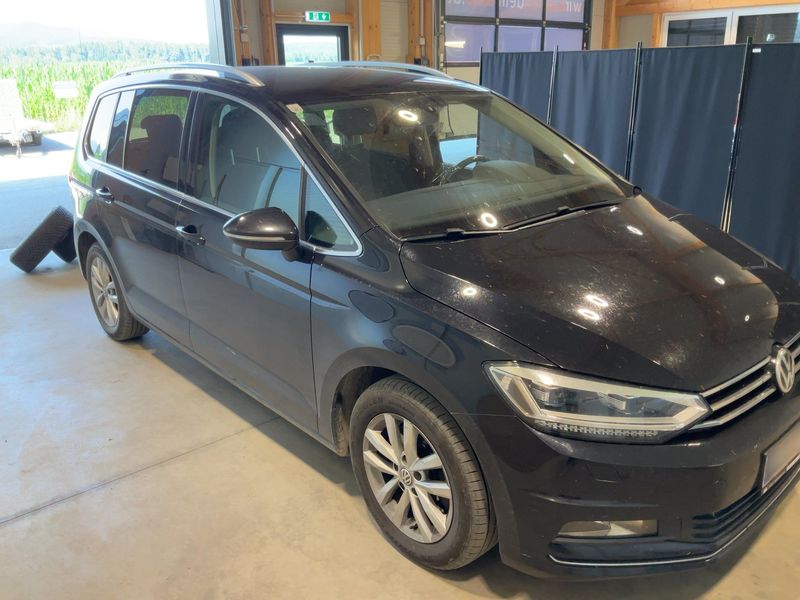 Volkswagen Touran 1.6 TDI Highline BlueMotion Tech 2016 – снимка 12