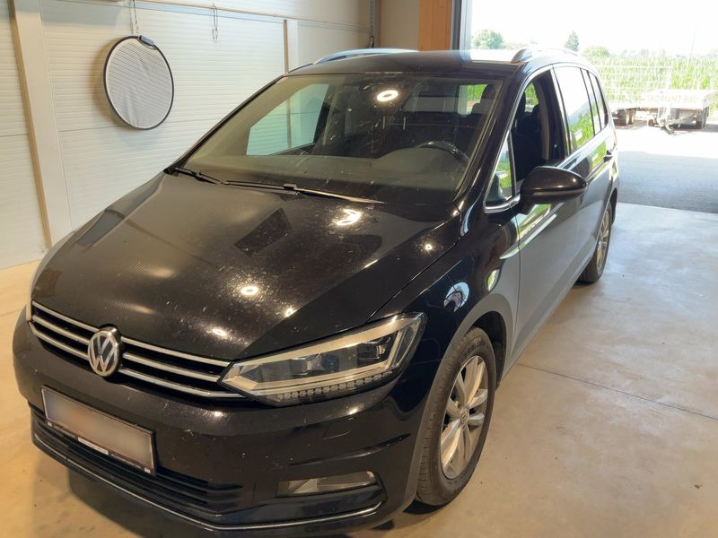 Volkswagen Touran 1.6 TDI Highline BlueMotion Tech 2016 – снимка 1