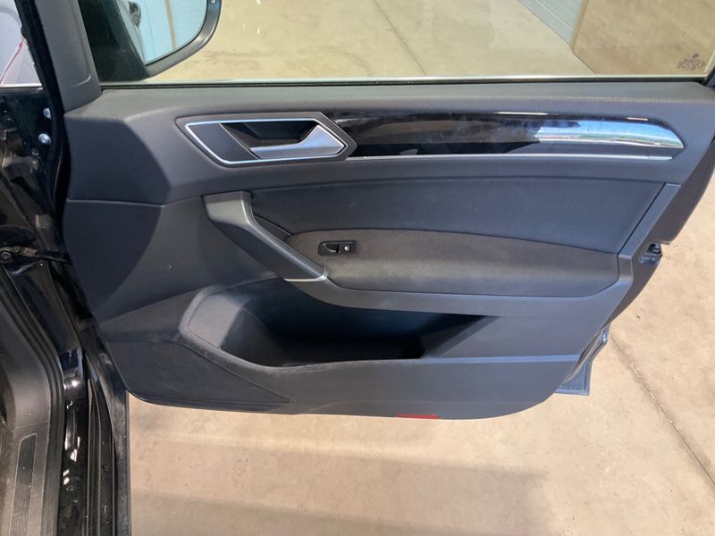 Volkswagen Touran 1.6 TDI Highline BlueMotion Tech 2016 – снимка 34
