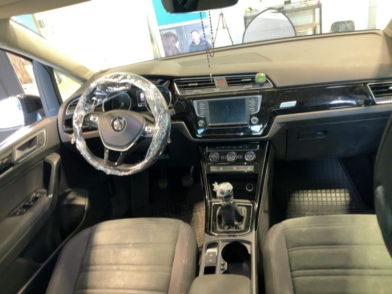 Volkswagen Touran 1.6 TDI Highline BlueMotion Tech 2016 – снимка 18