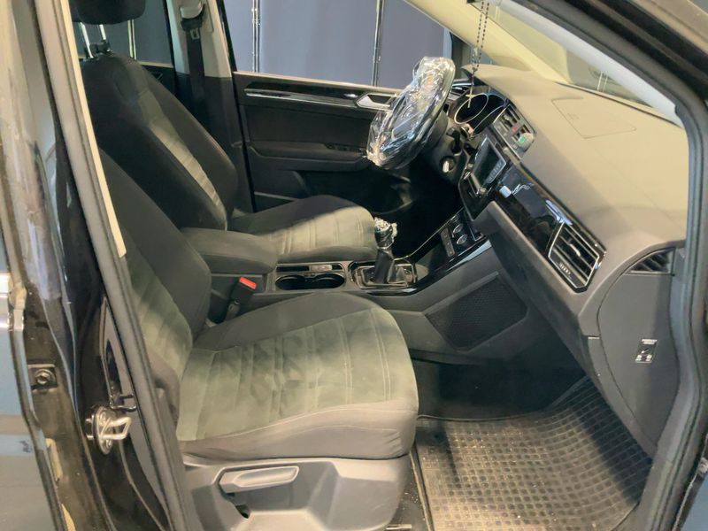 Volkswagen Touran 1.6 TDI Highline BlueMotion Tech 2016 – снимка 17