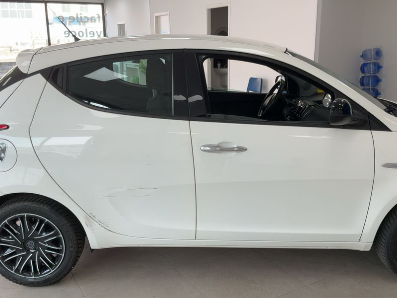 Lancia Ypsilon 1.2 Gold 2019 – снимка 10