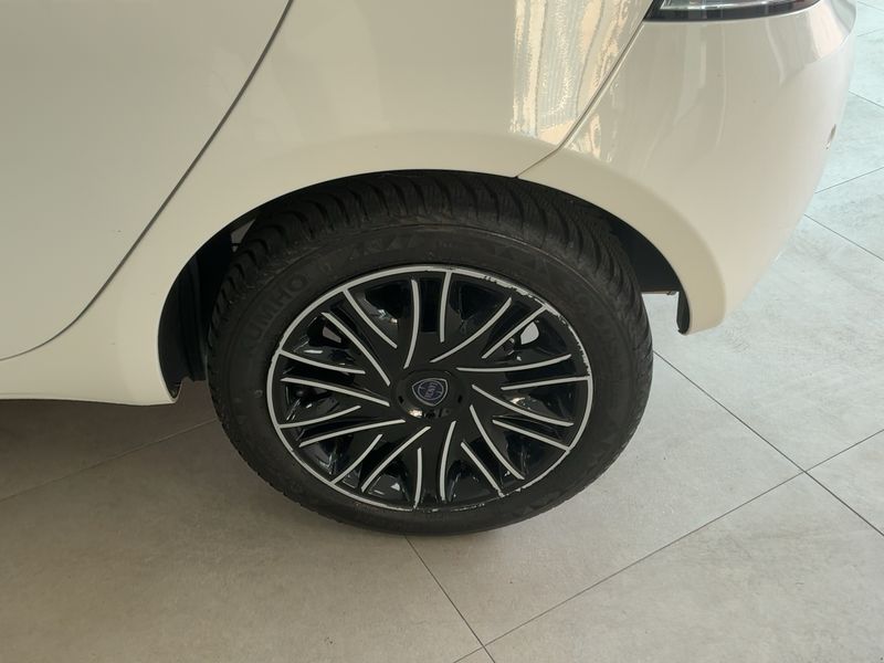 Lancia Ypsilon 1.2 Gold 2019 – снимка 5