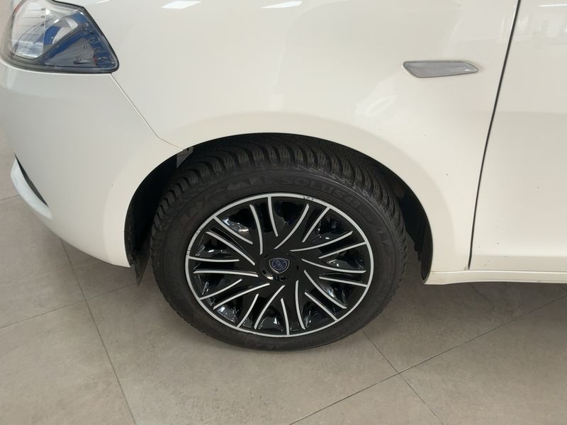 Lancia Ypsilon 1.2 Gold 2019 – снимка 3