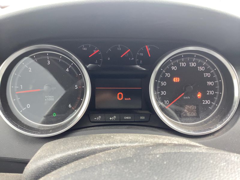 Peugeot 508 2.0 HDi Active 2011 – снимка 13