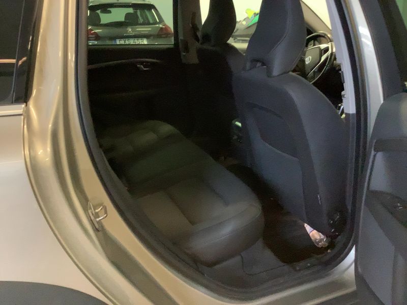 Volvo XC70 2.0 D4 Momentum 2WD 2014 – снимка 19