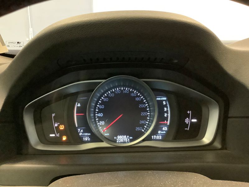 Volvo XC70 2.0 D4 Momentum 2WD 2014 – снимка 18