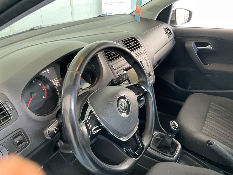 Volkswagen Polo 1.0 Edition BlueMotion Tech 2014 – снимка 24