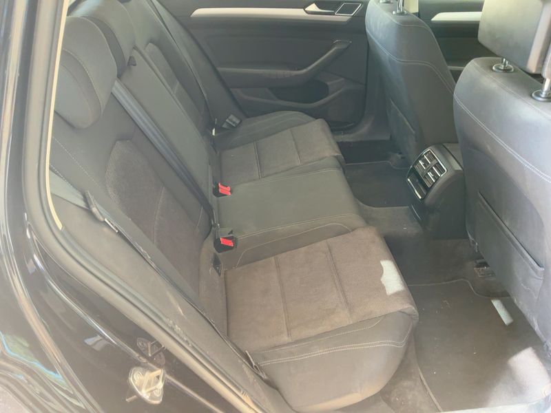 Volkswagen Passat 2.0 TDI Comfortline 4Motion BlueMotion Tech 2015 – снимка 20