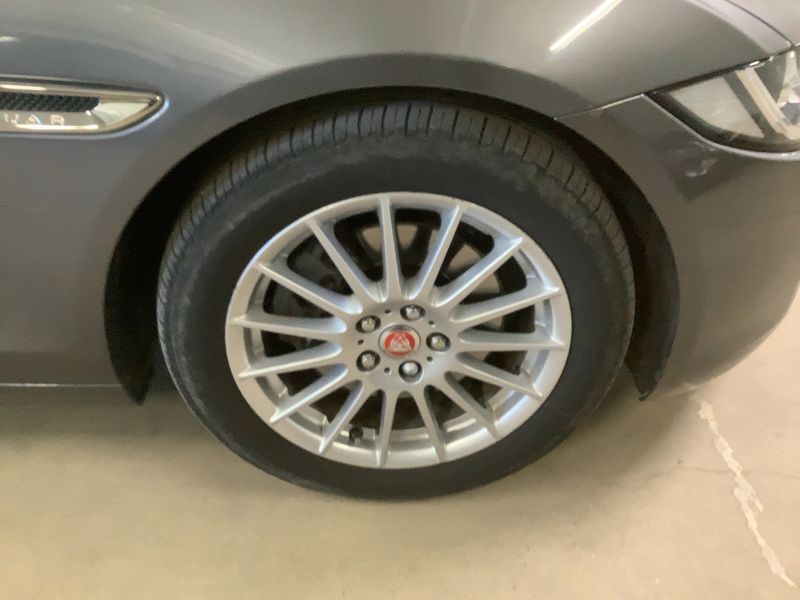 Jaguar XE 20d E-Performance Prestige 2018 – снимка 11