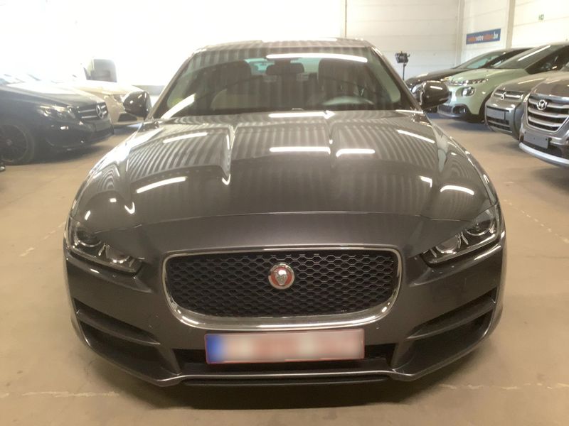 Jaguar XE 20d E-Performance Prestige 2018 – снимка 14