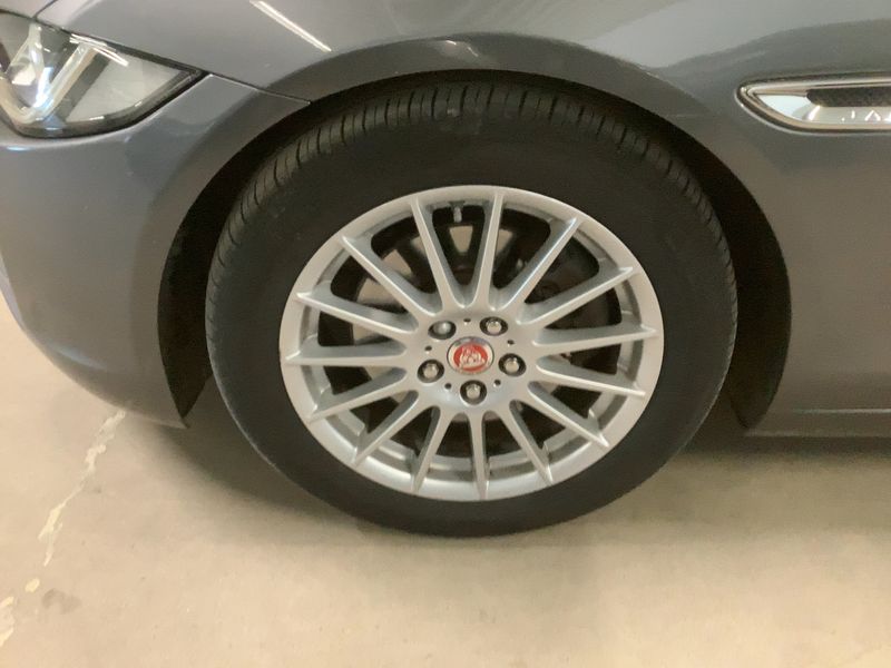 Jaguar XE 20d E-Performance Prestige 2018 – снимка 3