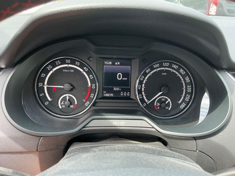 Skoda Octavia 2.0 TDI RS 2015 – снимка 19