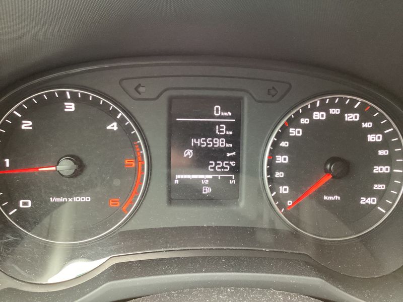 Audi A1 1.6 TDI Attraction 2010 – снимка 19