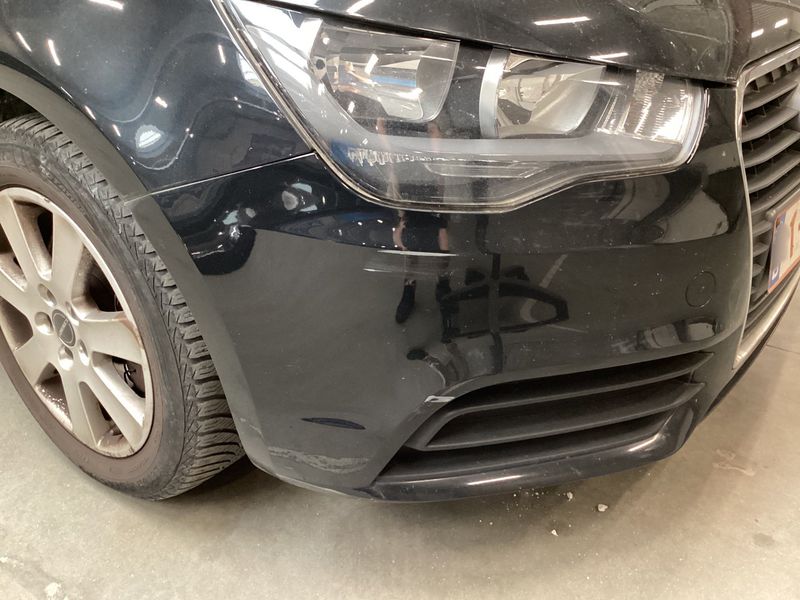 Audi A1 1.6 TDI Attraction 2010 – снимка 32