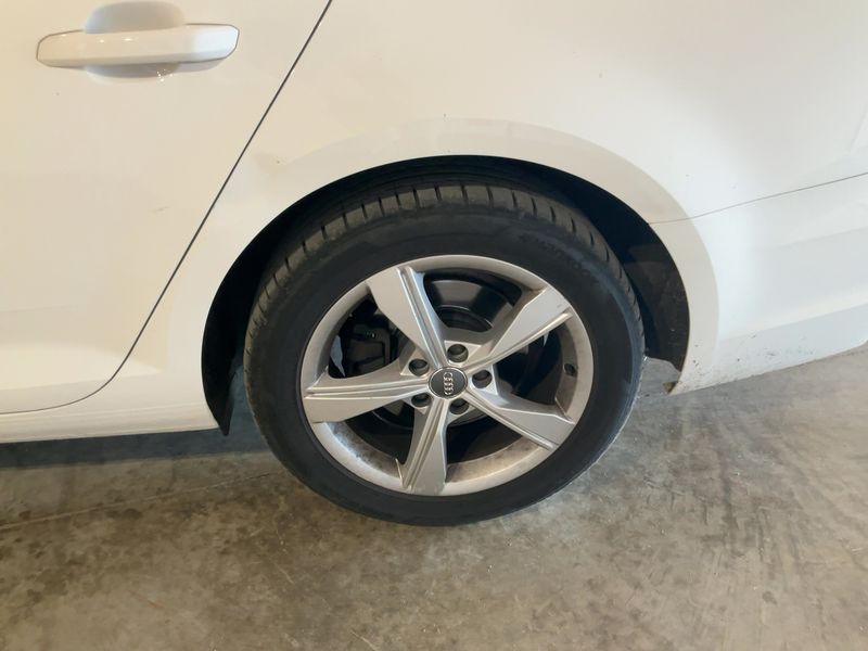 Audi A4 35 TDI S line Edition 2018 – снимка 5