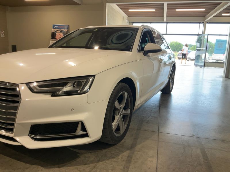 Audi A4 35 TDI S line Edition 2018 – снимка 2