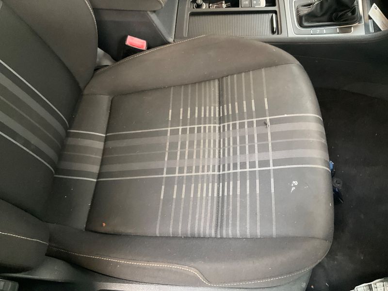 Volkswagen Golf VII 1.2 TSI Lounge BlueMotion Tech 2015 – снимка 30