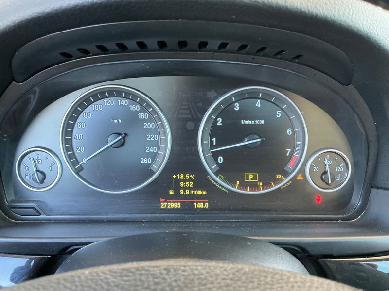 BMW 5er 528i 2010 – снимка 18