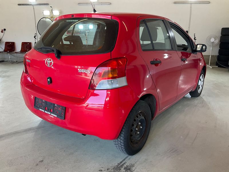 Toyota Yaris 1.0 VVT-i Active 2009 – снимка 2