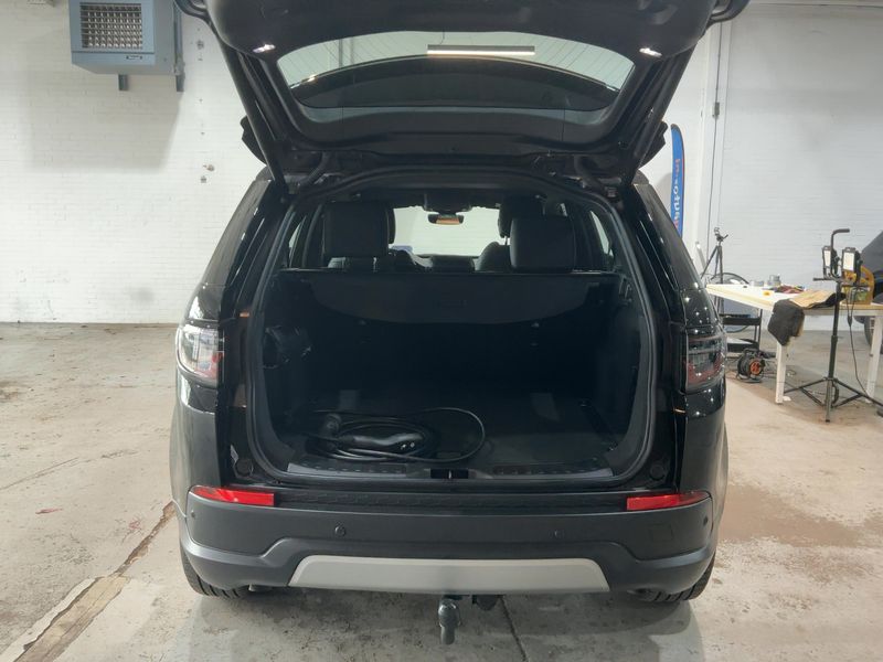 Land Rover Discovery Sport P300e Hybrid SE AWD 2023 – снимка 15