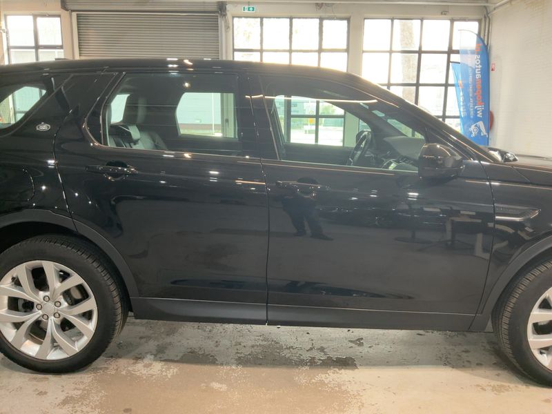 Land Rover Discovery Sport P300e Hybrid SE AWD 2023 – снимка 10