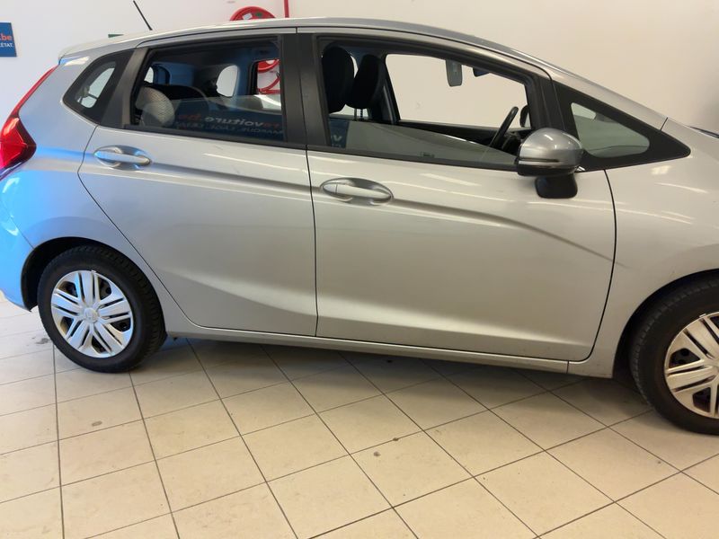 Honda Jazz 1.3 i-VTEC Trend 2018 – снимка 10