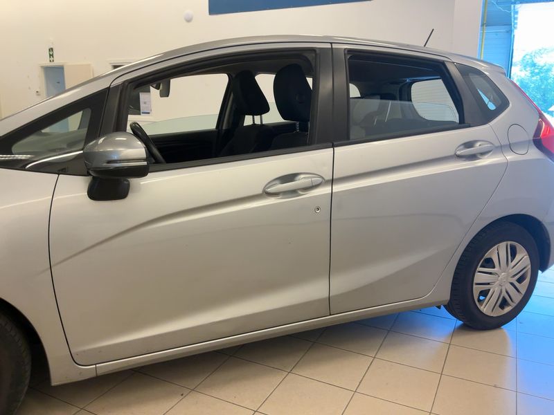 Honda Jazz 1.3 i-VTEC Trend 2018 – снимка 4