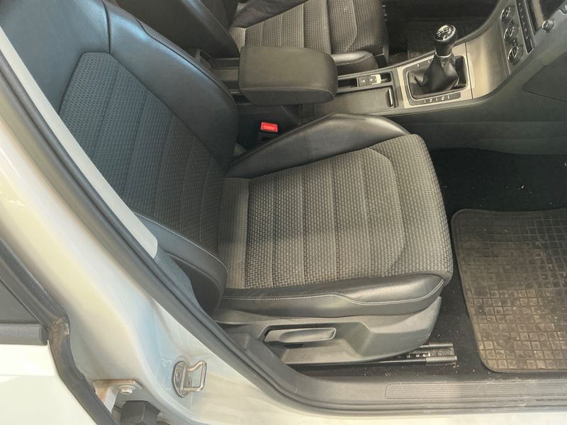 Volkswagen Golf VII 2.0 TDI Comfortline BlueMotion Tech 2015 – снимка 42