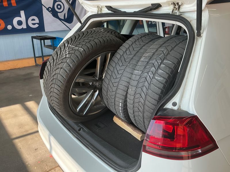 Volkswagen Golf VII 2.0 TDI Comfortline BlueMotion Tech 2015 – снимка 15
