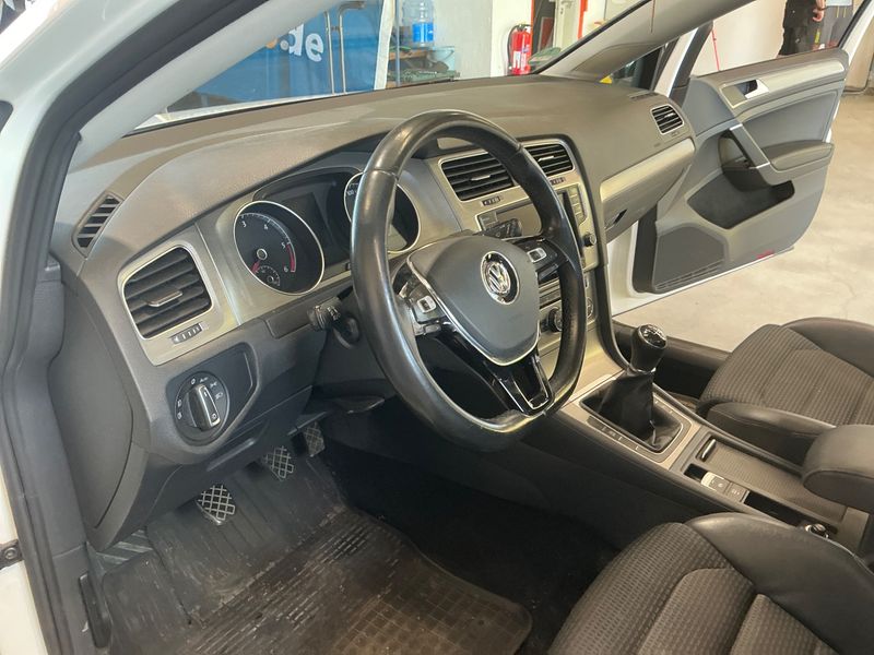 Volkswagen Golf VII 2.0 TDI Comfortline BlueMotion Tech 2015 – снимка 41