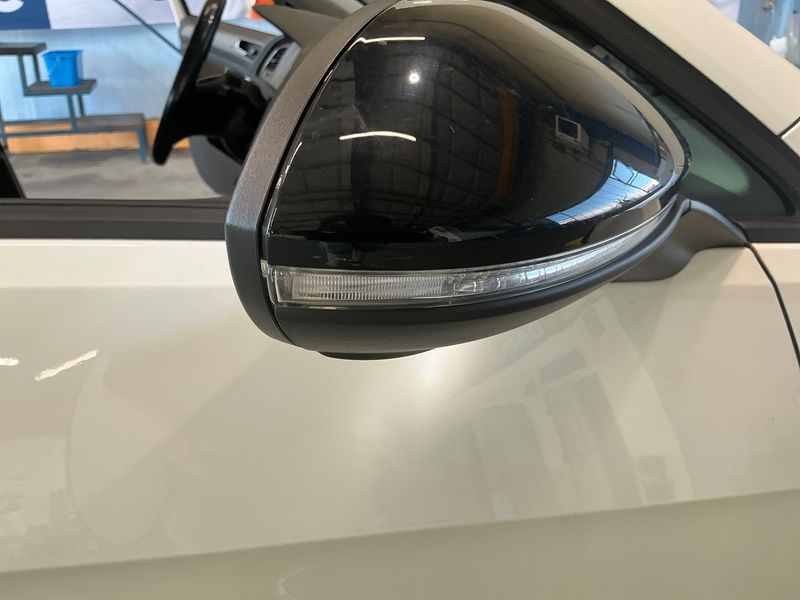 Volkswagen Golf VII 2.0 TDI Comfortline BlueMotion Tech 2015 – снимка 25