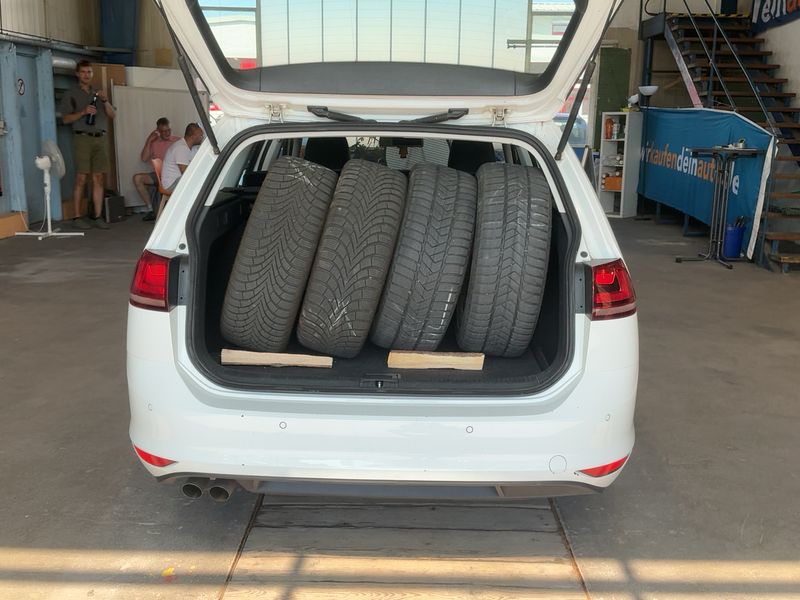 Volkswagen Golf VII 2.0 TDI Comfortline BlueMotion Tech 2015 – снимка 16
