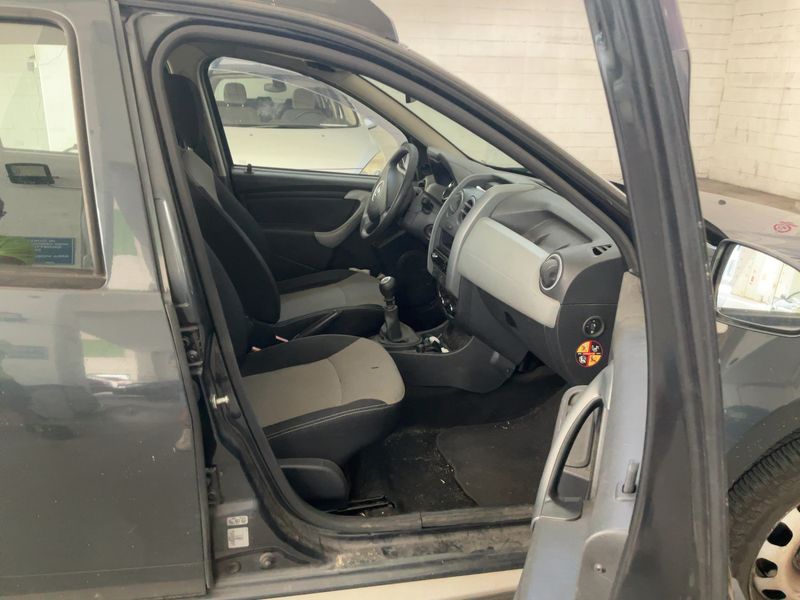 Dacia Duster 1.5 dCi Ambiance 4x2 2014 – снимка 16