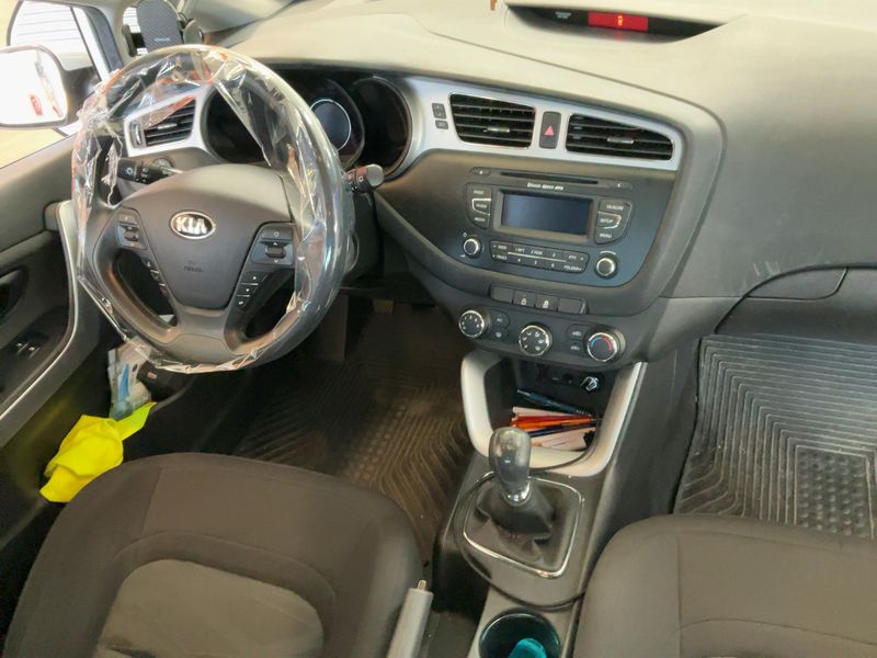 Kia pro_cee'd 1.4 Titan 2015 – снимка 18