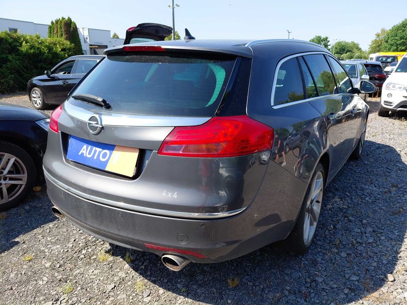 Opel Insignia Sports Tourer 2.0 Turbo Innovation 4x4 2012 – снимка 5