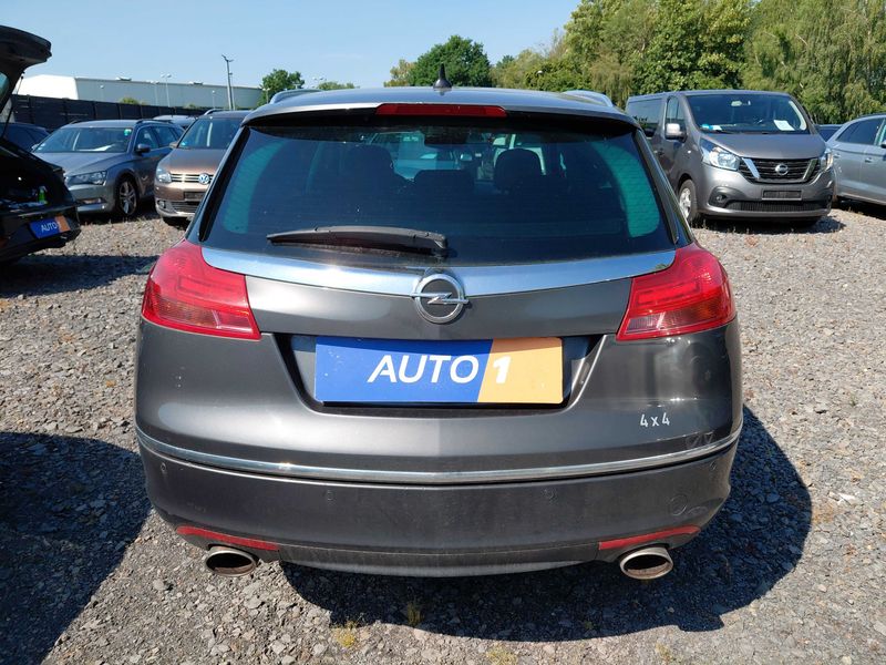 Opel Insignia Sports Tourer 2.0 Turbo Innovation 4x4 2012 – снимка 4