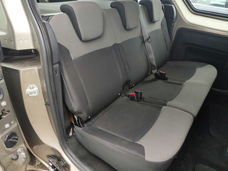 Dacia Dokker 1.5 dCi Diesel Ambiance 2013 – снимка 24