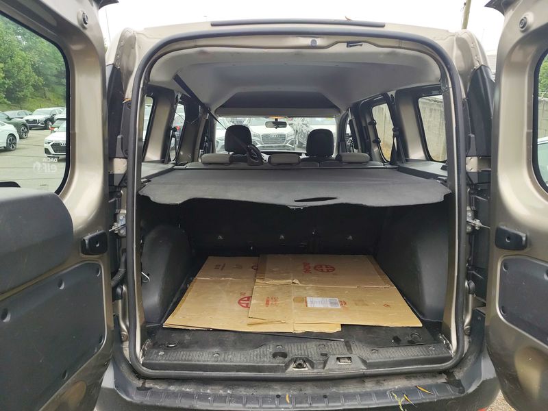 Dacia Dokker 1.5 dCi Diesel Ambiance 2013 – снимка 9