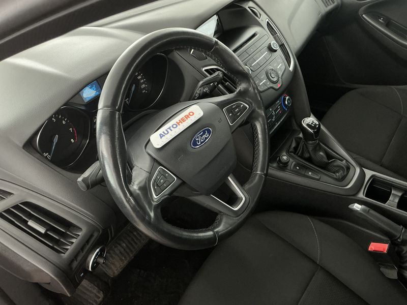 Ford Focus 1.0 EcoBoost Business 2015 – снимка 32