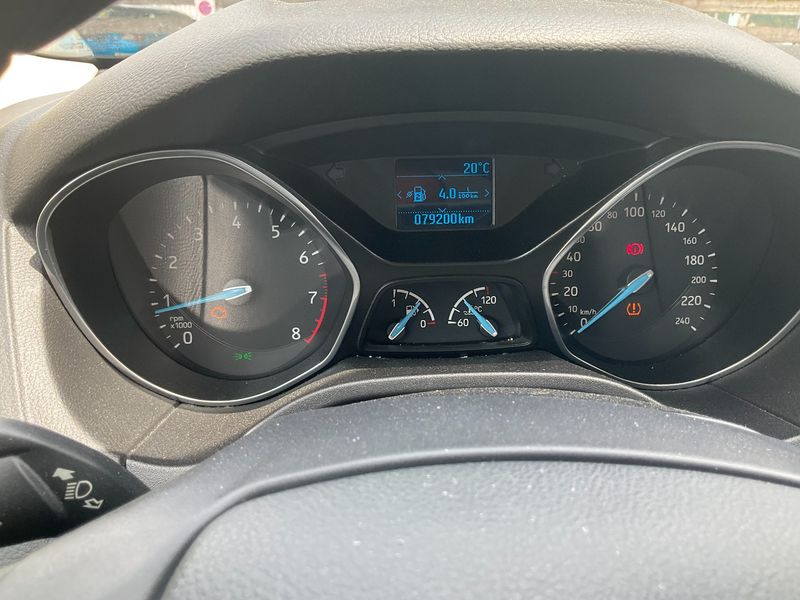 Ford Focus 1.0 EcoBoost Business 2015 – снимка 18