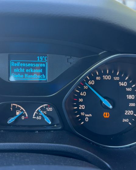 Ford Focus 1.0 EcoBoost Business 2015 – снимка 36