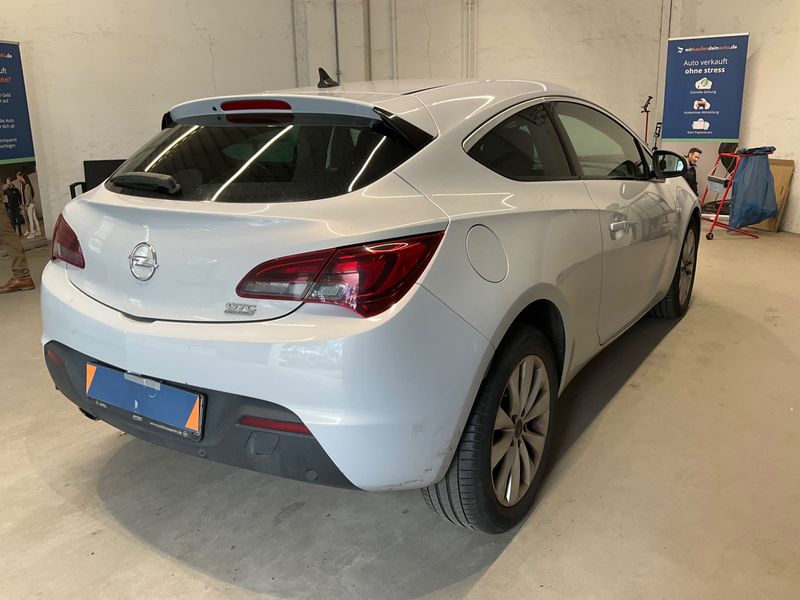 Opel Astra GTC 1.4 Turbo Innovation 2012 – снимка 2