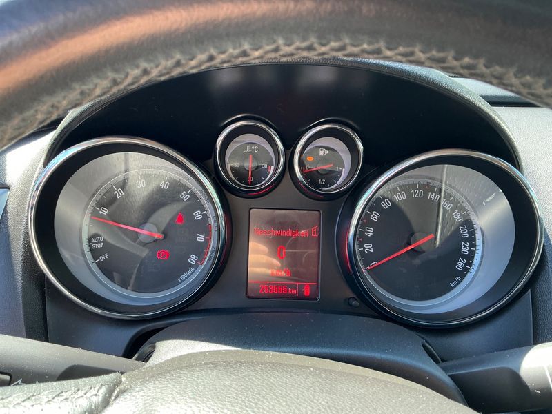 Opel Astra GTC 1.4 Turbo Innovation 2012 – снимка 4