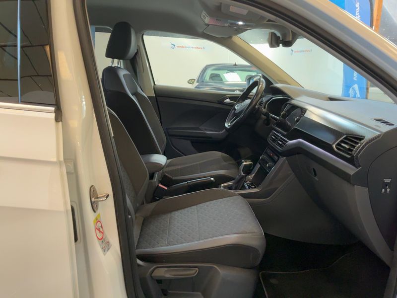 Volkswagen T-Cross 1.0 TSI Carat 2019 – снимка 16