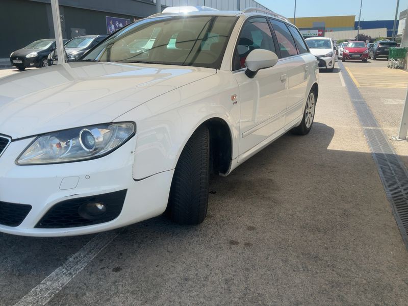 Seat Exeo 2.0 TDI Sport 2011 – снимка 2