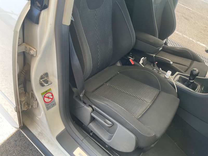 Seat Exeo 2.0 TDI Sport 2011 – снимка 37