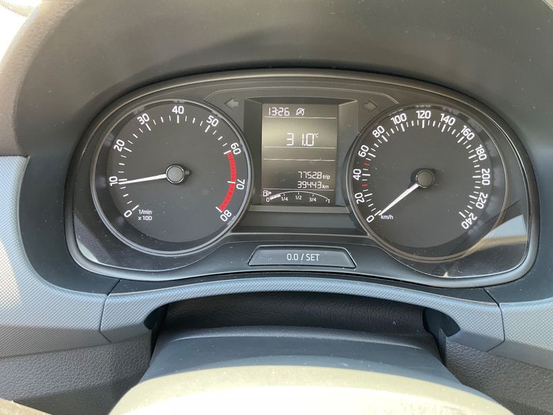 Skoda Fabia 1.0 MPI Red & Grey 2016 – снимка 18