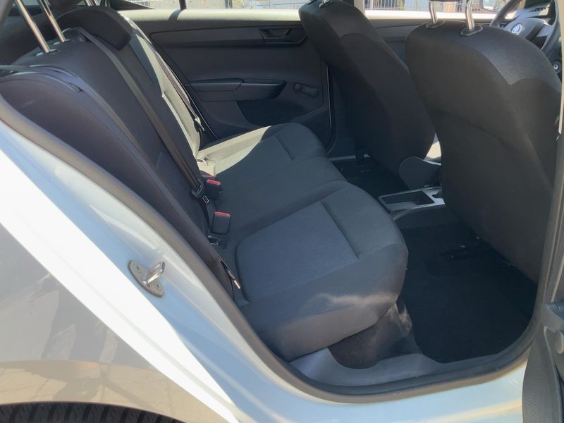 Skoda Fabia 1.0 MPI Red & Grey 2016 – снимка 19