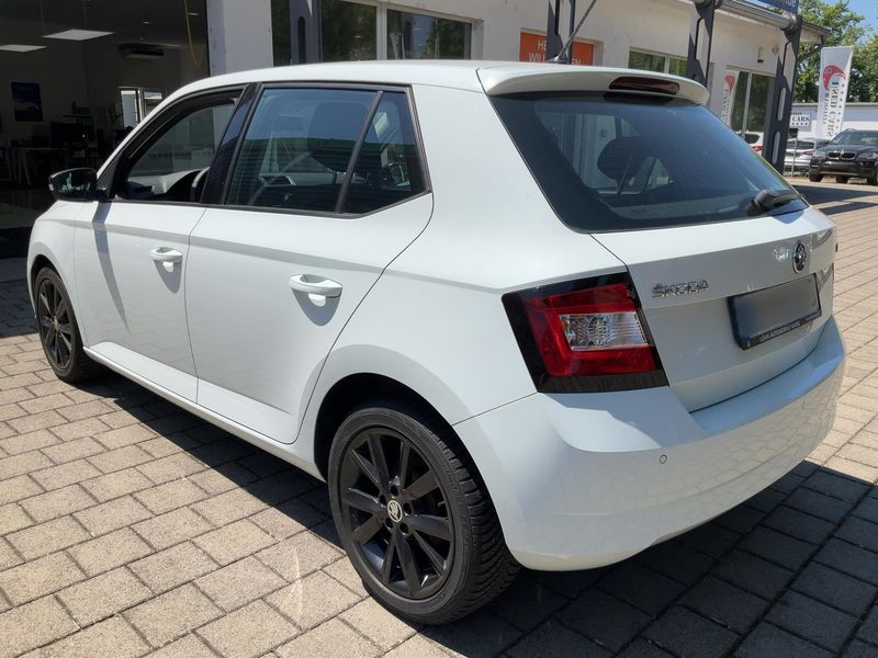 Skoda Fabia 1.0 MPI Red & Grey 2016 – снимка 6